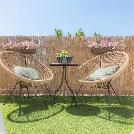 شقة Captain's Quarters - With Terrace And Parking Near Balaton كيستاي