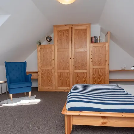 Captain's Quarters - With Terrace And Parking Near Balaton شقة