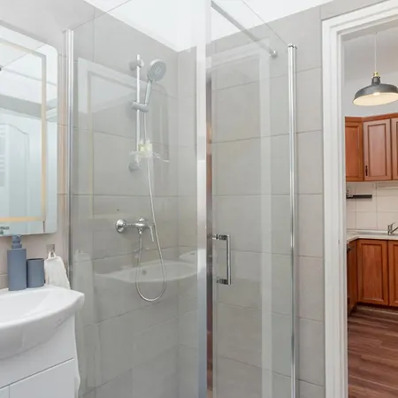 Captain's Quarters - With Terrace And Parking Near Balaton *