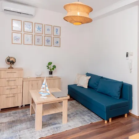 Captain's Quarters - With Terrace And Parking Near Balaton *