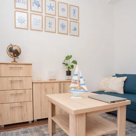 شقة Captain's Quarters - With Terrace And Parking Near Balaton كيستاي