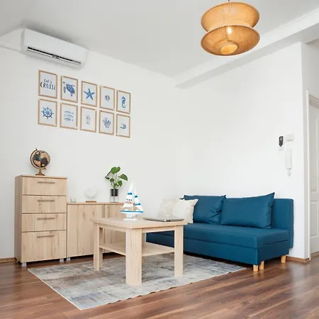 Captain's Quarters - With Terrace And Parking Near Balaton كيستاي