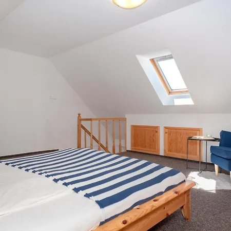 Captain's Quarters - With Terrace And Parking Near Balaton * كيستاي
