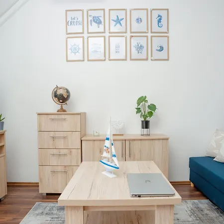 شقة Captain's Quarters - With Terrace And Parking Near Balaton