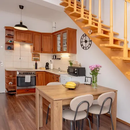 Captain's Quarters - With Terrace And Parking Near Balaton *