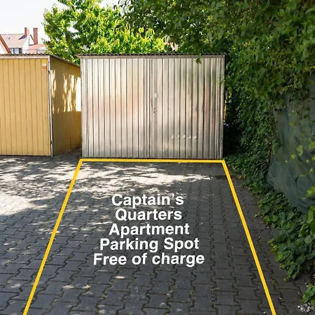 Captain's Quarters - With Terrace And Parking Near Balaton شقة *